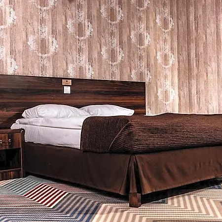 Texas*** Hotel